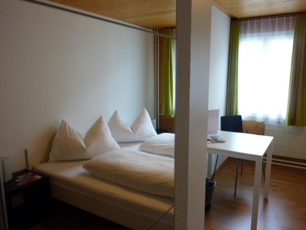 Gasthaus Engel Sachseln Room photo